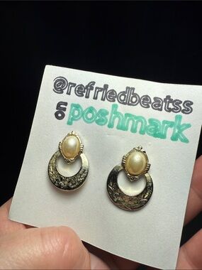 Art & Accessories - Earrings